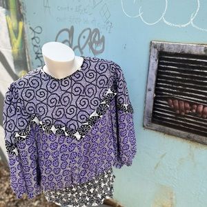 Vintage 1980s difficult to find size small top in fun pattern